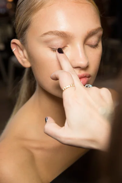Look 18